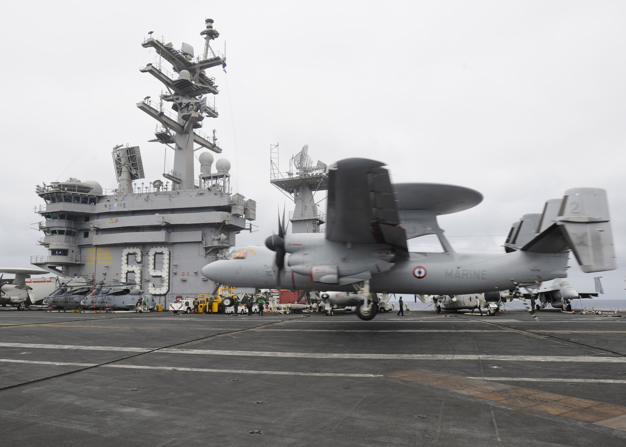 French_E-2C_on_the_USS_Dwight_D._Eisenhower.jpg