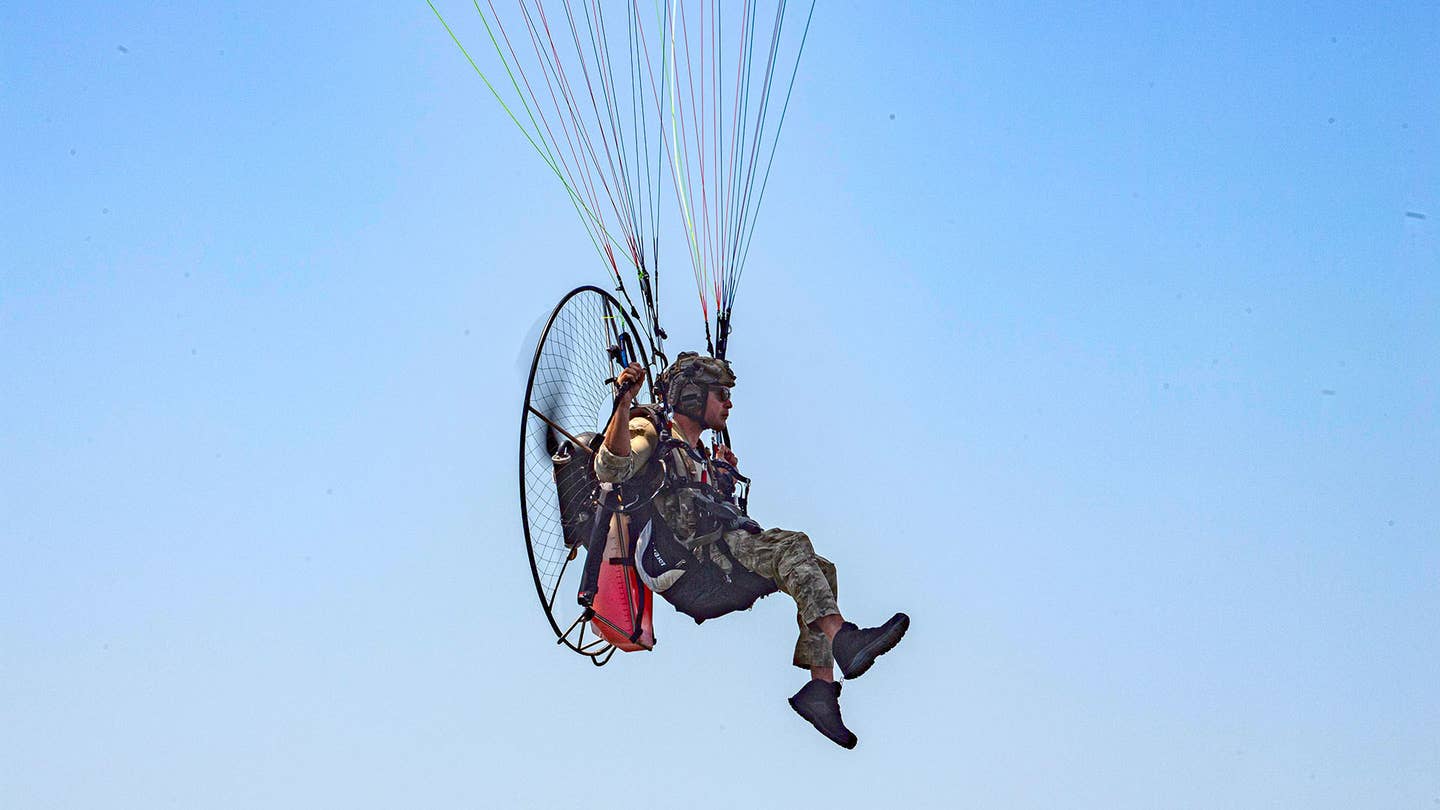 paragliding-marine.jpg