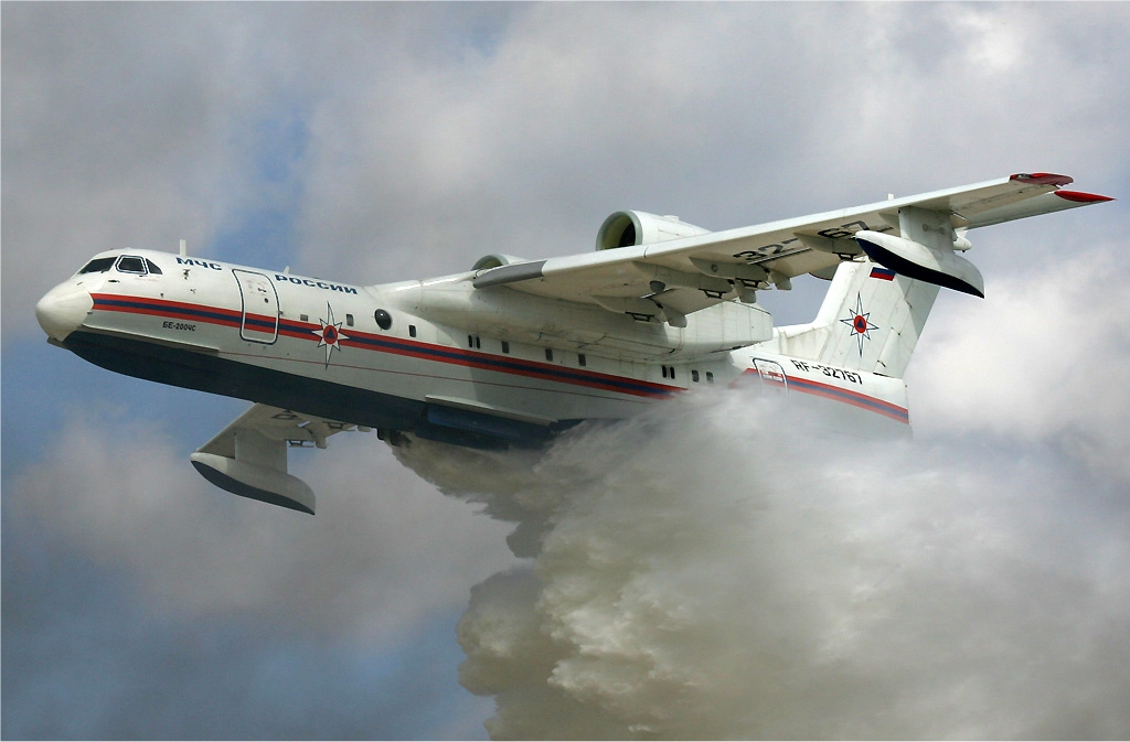 MChS_Beriev_Be-200_waterbomber.jpg