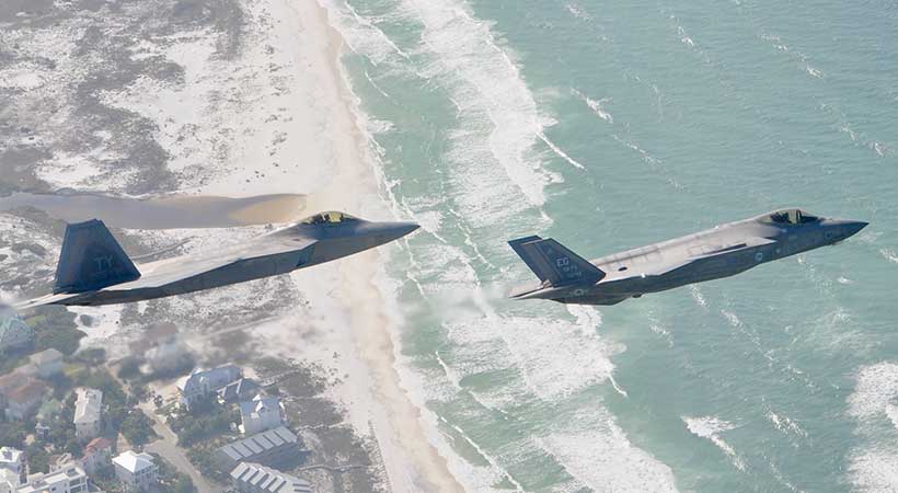 cocoabeachairshow.com