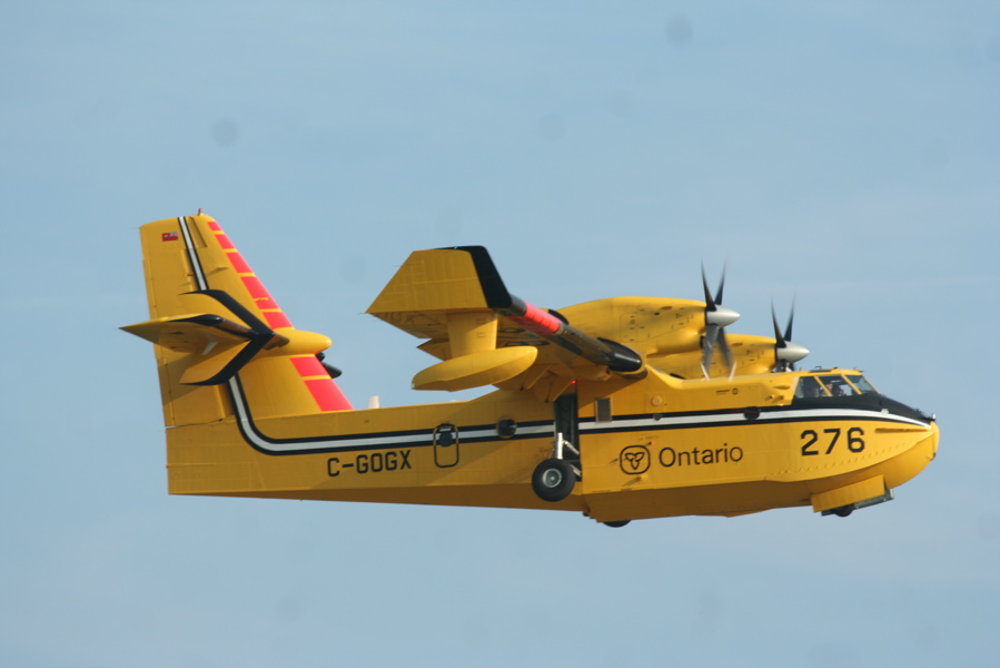 Canadair_CL-415_C-GOGX_Ontario_1.jpg